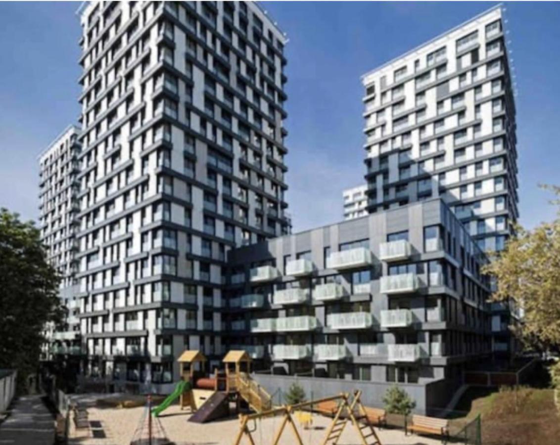 Residence Garden Tower S Balkonem, Garaz Praag Buitenkant foto